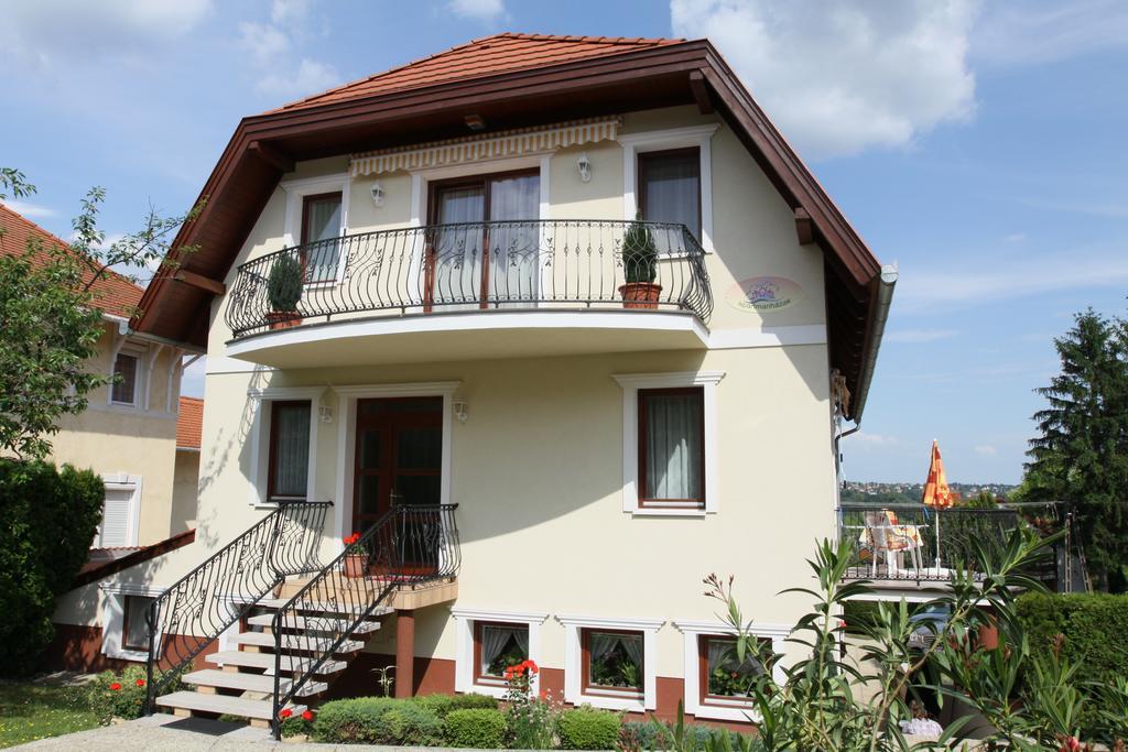 Erika Apartmanhazak Hévíz Extérieur photo