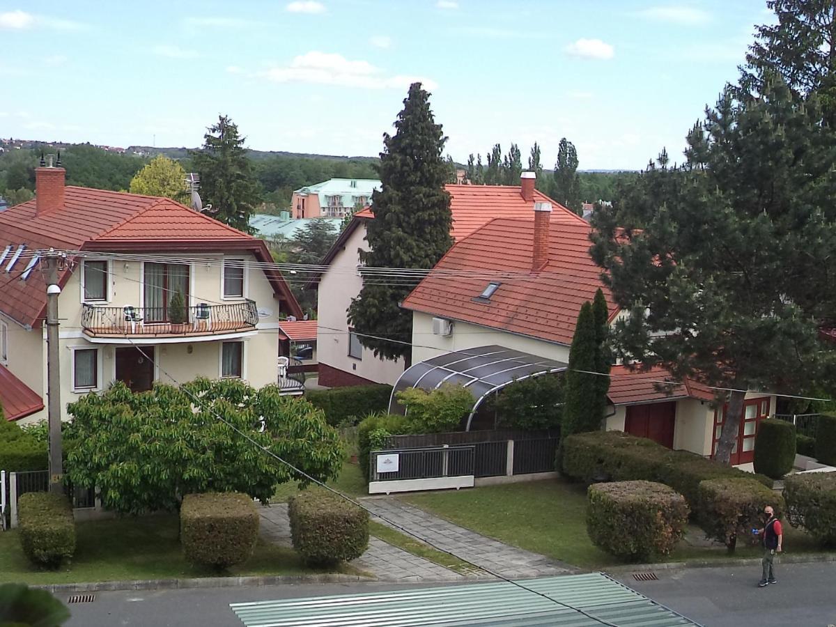 Erika Apartmanhazak Hévíz Extérieur photo