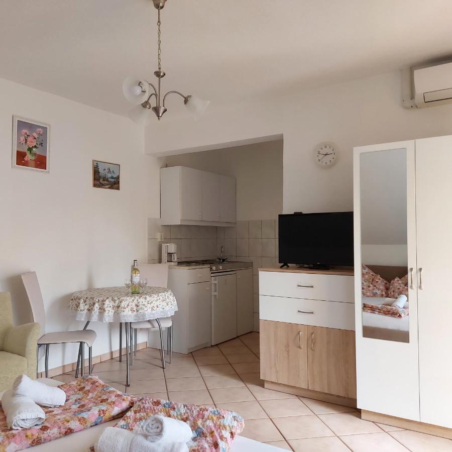Erika Apartmanhazak Hévíz Extérieur photo