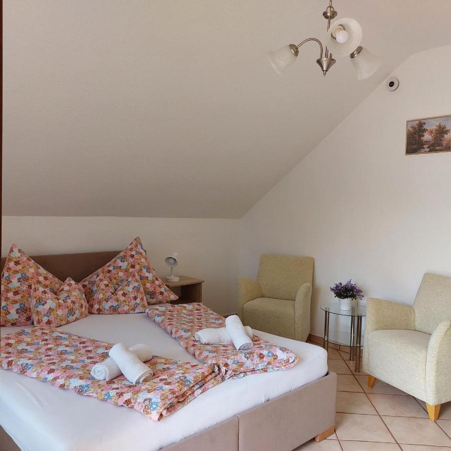 Erika Apartmanhazak Hévíz Extérieur photo