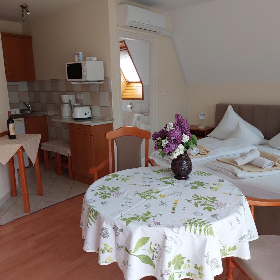 Erika Apartmanhazak Hévíz Extérieur photo