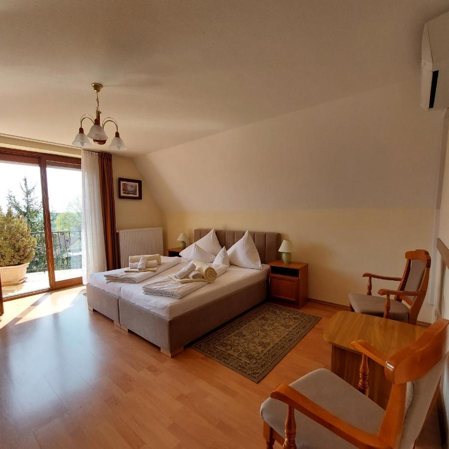 Erika Apartmanhazak Hévíz Extérieur photo