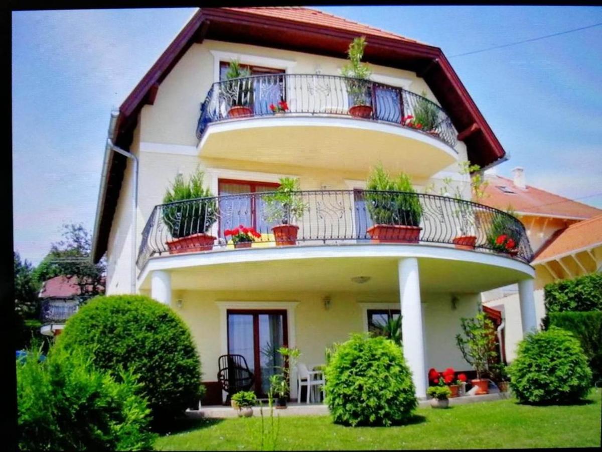Erika Apartmanhazak Hévíz Extérieur photo