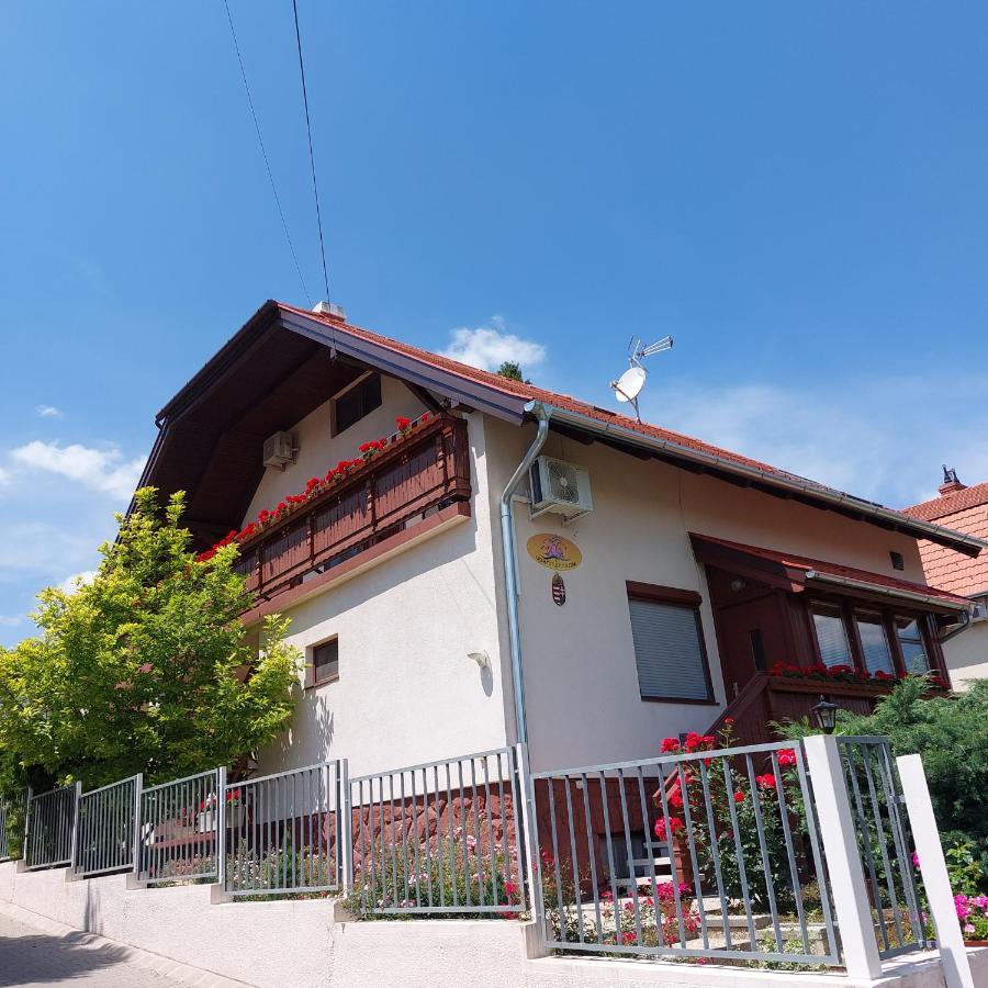 Erika Apartmanhazak Hévíz Extérieur photo