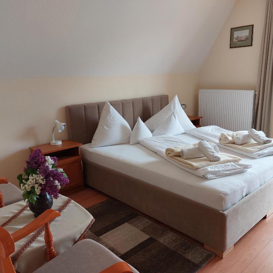 Erika Apartmanhazak Hévíz Extérieur photo