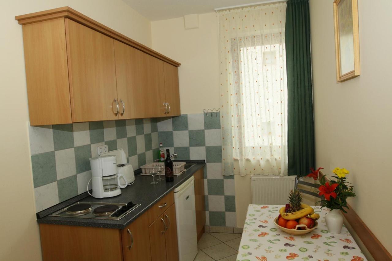 Erika Apartmanhazak Hévíz Extérieur photo