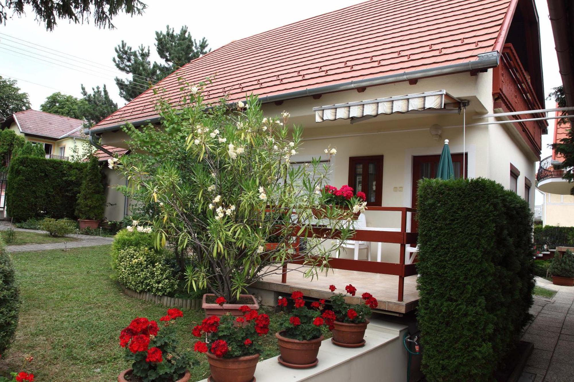 Erika Apartmanhazak Hévíz Extérieur photo