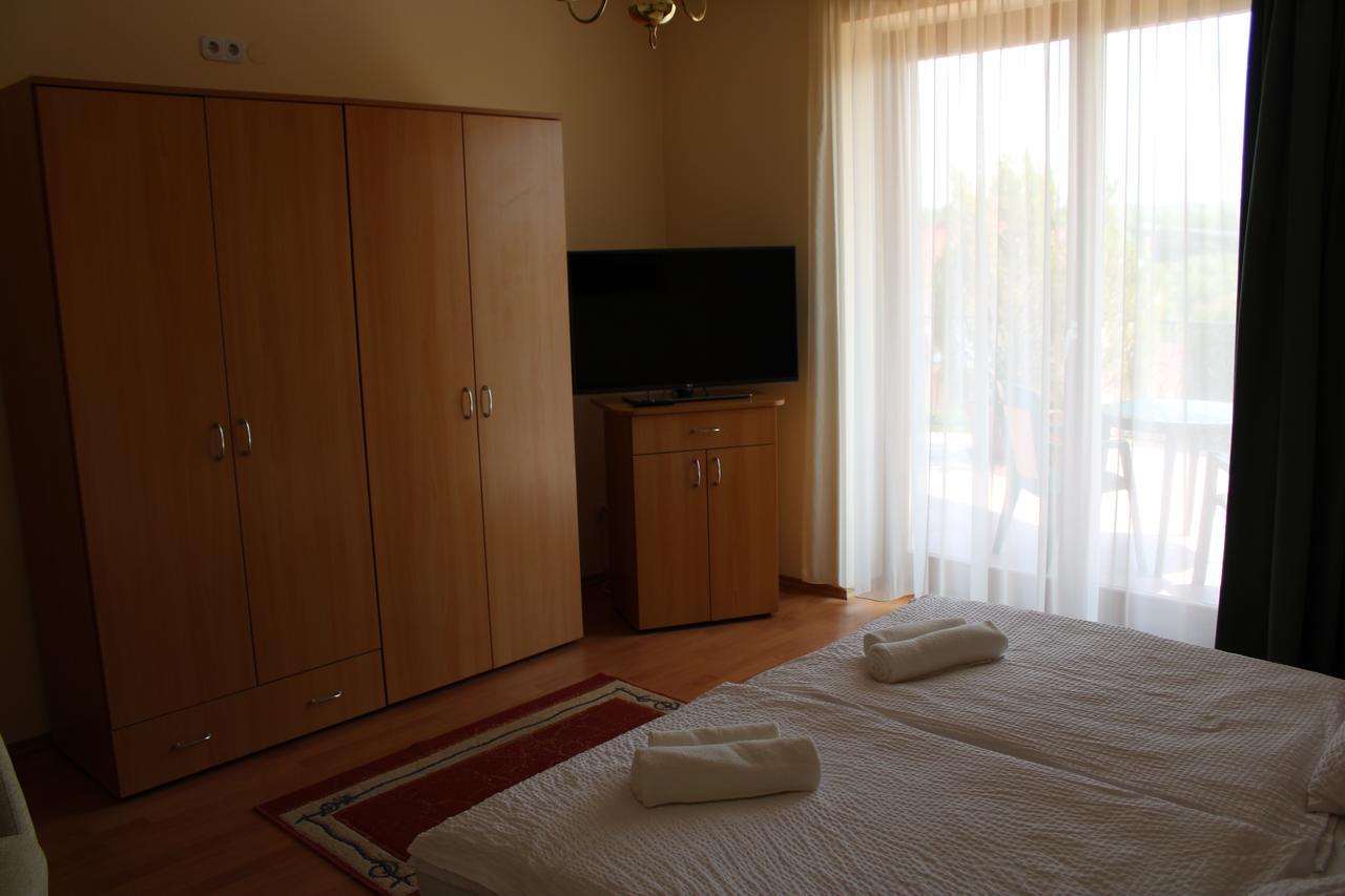 Erika Apartmanhazak Hévíz Extérieur photo