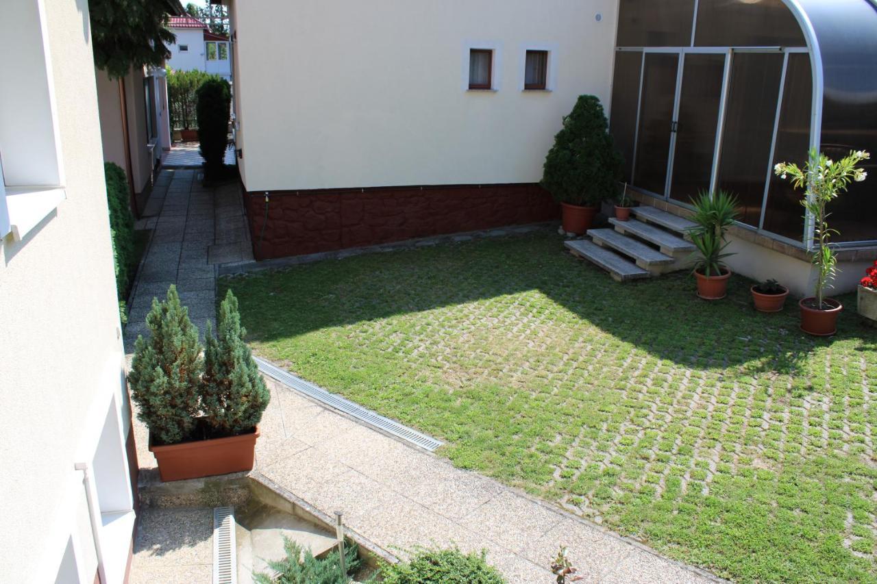 Erika Apartmanhazak Hévíz Extérieur photo